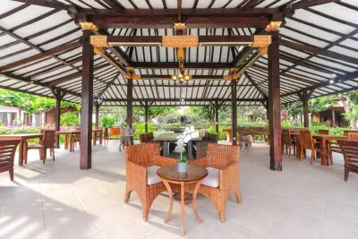 Dining-Area-Joglo-By-The-Beach-Pemuteran-Private-Villa-7