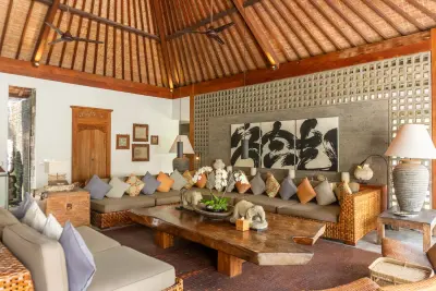Living-Luxury-Villa-Seminyak-2