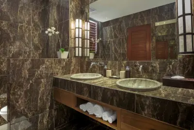 Bathrooms-Tangram-Luxury-Villas-Big-Groups-Seminyak-Bali-4