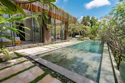 Swimming-Pool-Luxury-Private-Villa-Merica-Ubud-11
