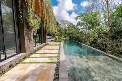 Swimming-Pool-Luxury-Private-Villa-Merica-Ubud-16