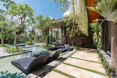 Swimming-Pool-Luxury-Private-Villa-Merica-Ubud-8