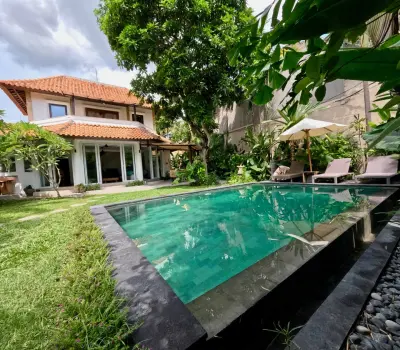 Mana-Batu-Bolong-Villa-1