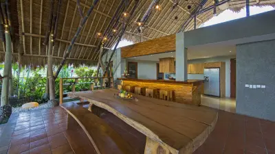 villa-omahpadi-diningarea-1