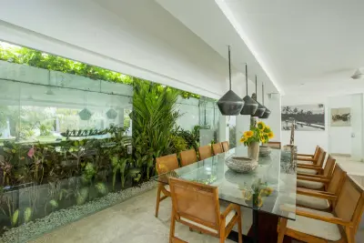 FAMILY-VILLA-BERAWA-CANGGU-BALI-DINING-AREA-3