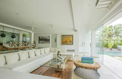 LUXURY-FAMILY-VILLA-BERAWA-CANGGU-LIVING-ROOM-2