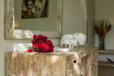 LUXURY-BALI-VILLA-BERAWA-BEDROOM-2-5