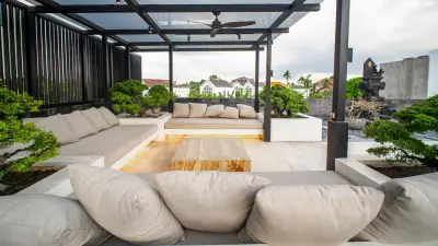 Rooftop-House-of-Light-Luxury-Villa-2
