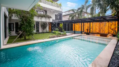 Pool-House-of-Light-Luxury-Villa-3