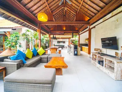 LIVING-ROOM-TAMANTIS-FAMILY-VILLAS-BERAWA-CANGGU-1-4