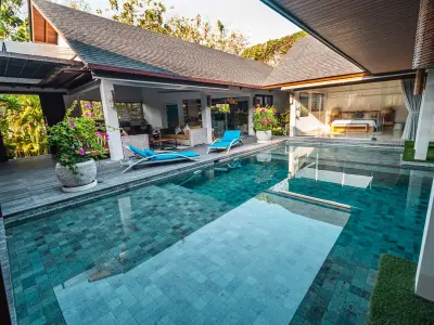 Marton-Luxury-Family-Villa-Berawa-Canggu-Pool-5
