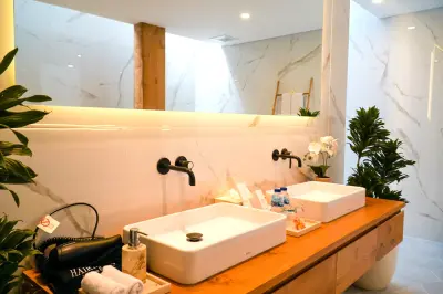 Master-Room-Lotus-8