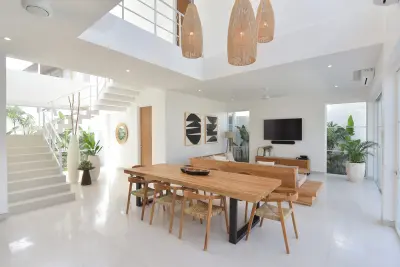 Villa-Cruz-Luxury-Modern-4bed-Villa-Berawa-Canggu-Bali-18