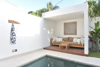 Villa-Cruz-Luxury-Modern-4bed-Villa-Berawa-Canggu-Bali-27