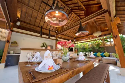 DINING-ROOM-TAMANTIS-FAMILY-VILLAS-6