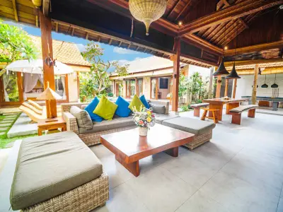 LIVING-ROOM-TAMANTIS-FAMILY-VILLAS-BERAWA-CANGGU-3