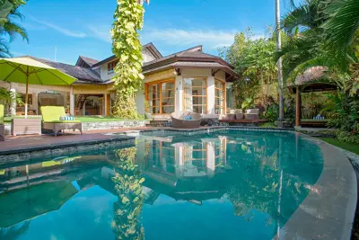 Pool-Area-Family-3Bd-Villa-Berawa-Canggu-4