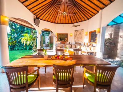Dining-Area-Keluarga-3Bd-Family-Villa-5