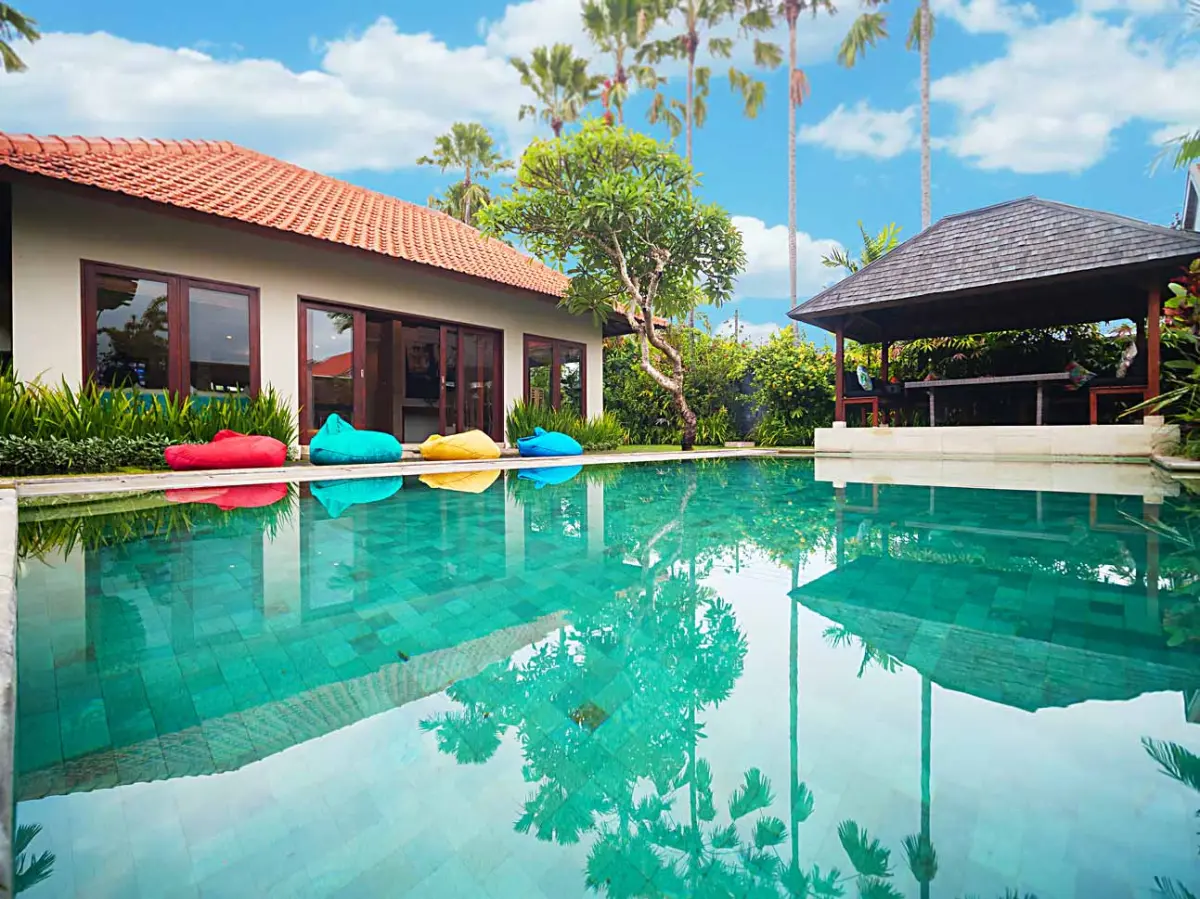 POOL-AREA-MORE-4BED-LUXURY-FAMILY-4BED-VILLA-CANGGU-5