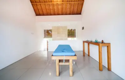 MASSAGE-BED-AMORE-4BED-VILLA-4