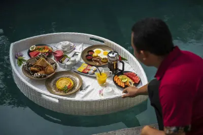 Staff-serving-floating-breakfast