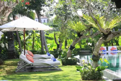 Stylish-mansion-with-home-theater-bali-comfy-villas-pool-area-garden-16