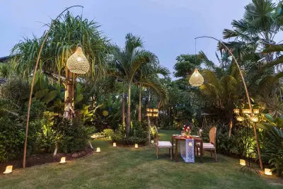 Romantic-Garden-Dinner