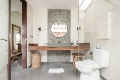 BATHROOMS-8-3