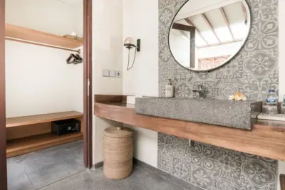 BATHROOMS-10-2