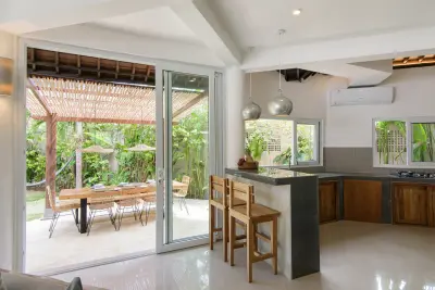 Ron-Ron-Batu-Bolong-Villa-4