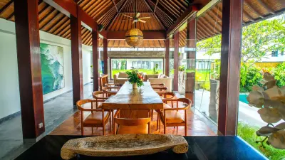 Lotus-5bed-Luxury-Bali-Villa-For-Families-and-Groups-4-1