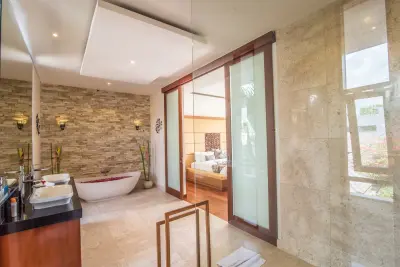 Freedom-5-bedroom-Luxury-Accommodation-Seminyak-Bali-for-families-and-groups-47