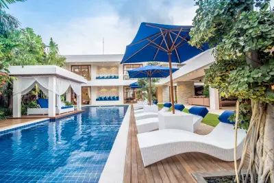 Freedom-5-bedroom-Luxury-Accommodation-Seminyak-Bali-for-families-and-groups-18