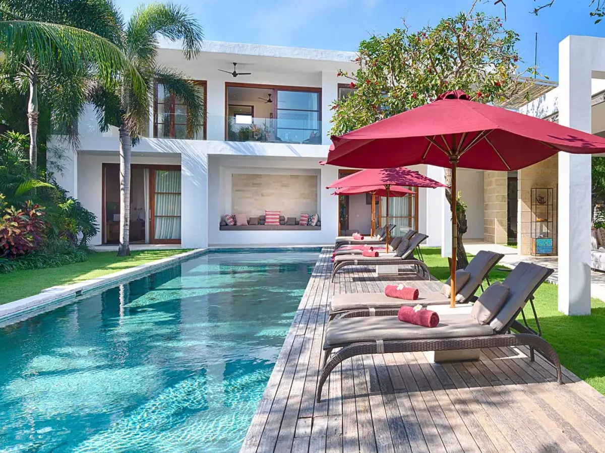 39.Casa-Brio-Pool-sun-loungers