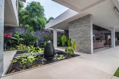 Freedom-5-bedroom-Luxury-Accommodation-Seminyak-Bali-for-families-and-groups-40