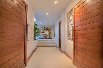 Freedom-5-bedroom-Luxury-Accommodation-Seminyak-Bali-for-families-and-groups-86