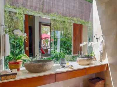 21.Casa-Brio-Guest-bathroom-1-vanity
