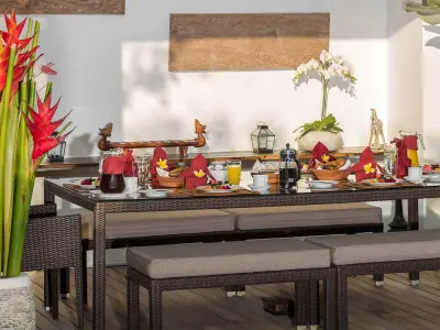 43.Casa-Brio-Poolside-dining-table