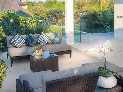 50.Casa-Brio-Upstairs-living-space-setting