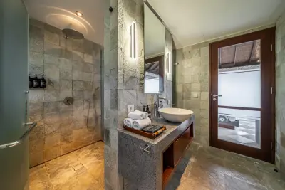 Forever-Pandawa-Luxury-6bed-Villa-Uluwatu-for-large-groups-13