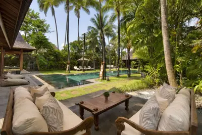 OUTDOOR-SITTING-4-JPEG-THE-SHAMBALA-LUXURY-VILLA-SEMINYAK-FOR-FAMILIES-4