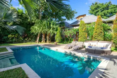 Pool-Daytime-1