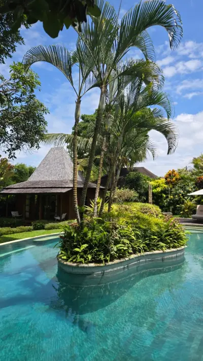 pool-Island