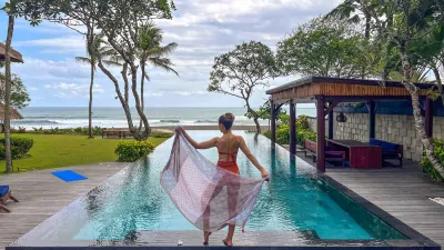 Pool-Luxury-Beachfront-Villa-Canggu-9