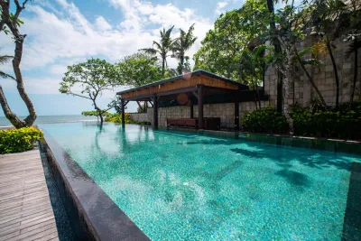 Pool-Luxury-Beachfront-Villa-Canggu-7