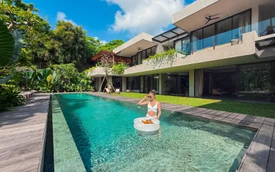 Pool-Luxury-Villa-Tumbak-Bayuh-Canggu-9