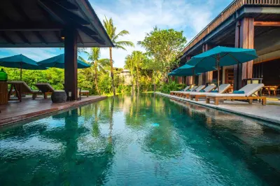 Main-pool-Ambalama-luxury-villa-1