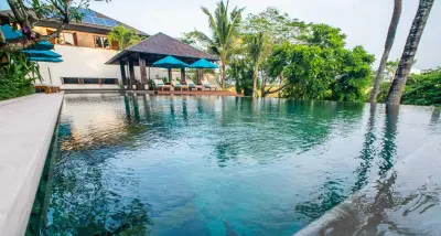 Main-pool-Ambalama-luxury-villa-8