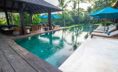 Main-pool-Ambalama-luxury-villa-2