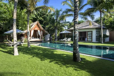 Tiga-Puluh-7bed-luxury-villa-Seminyak-Bali-28